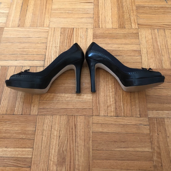 Marc Fisher Peep Toe Navy & Black Pumps (Size 9) - Picture 3 of 6